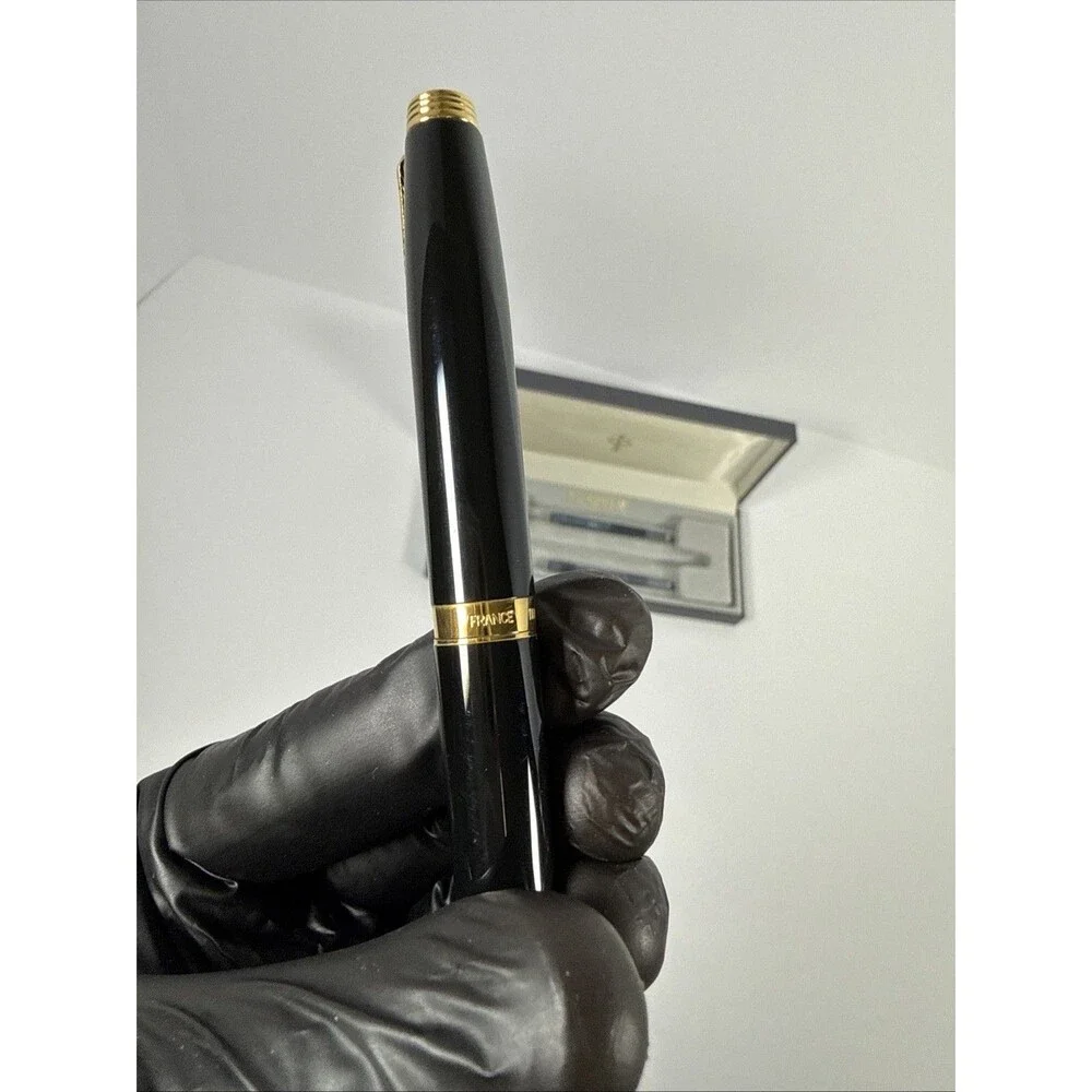 Rare Parker France IIIQ 18k 750 M - Fountain Pen - UNUSED